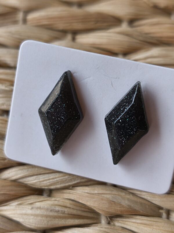 Black rectangle mini earrings