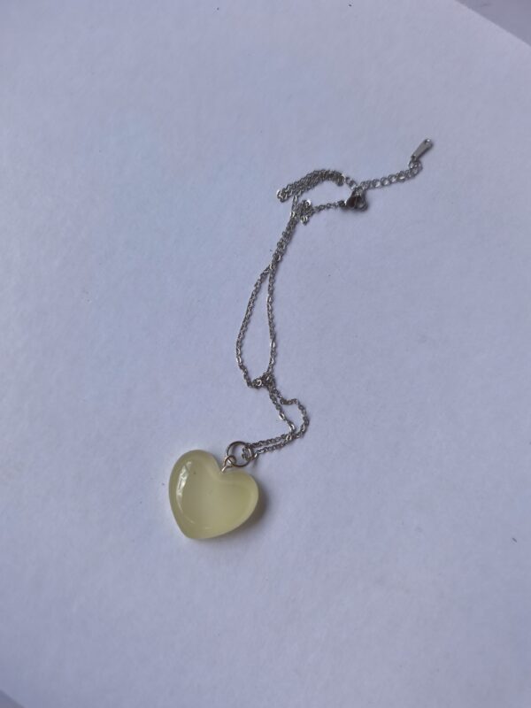 Glowing heart necklace