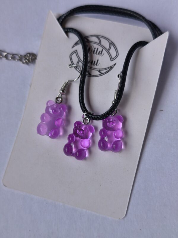 Purple gummy bear set